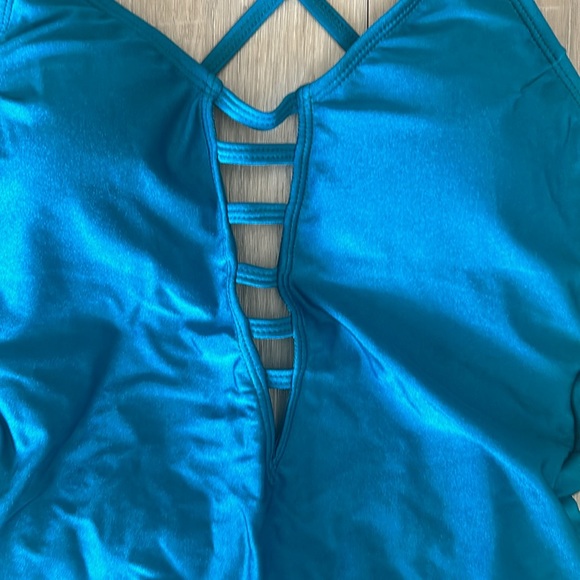 Rand new Women's Plunging Strappy One-Piece Swimsuit, Size Small - Picture 3 of 6